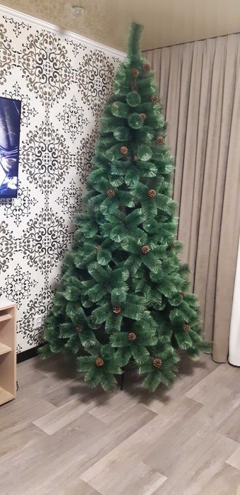 Продам искуственную новогоднюю ёлку