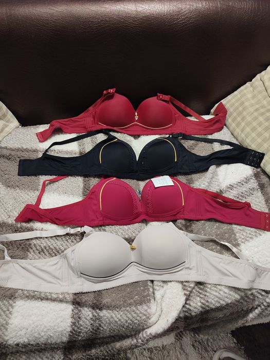 Sutien XL diferite culori