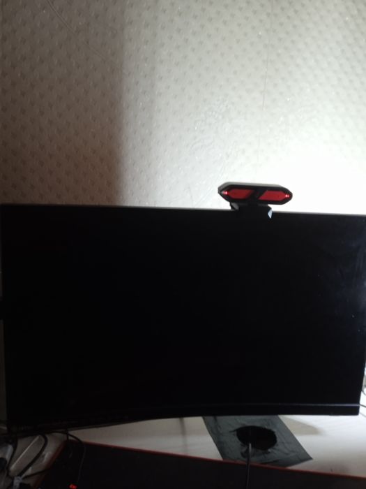 Монитор MSI 144 герца игровой с кранштейном