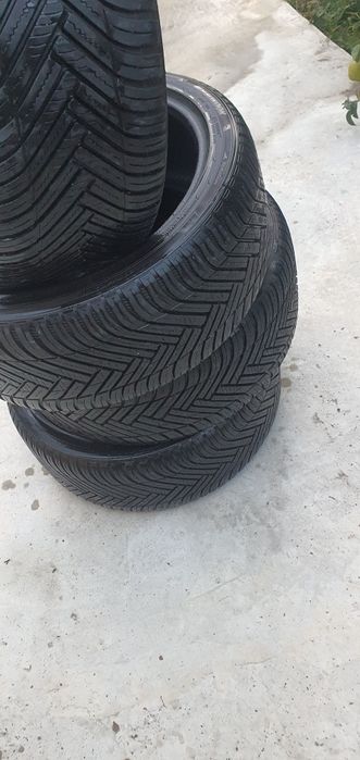 Cauciucuri 235 40 ZR18