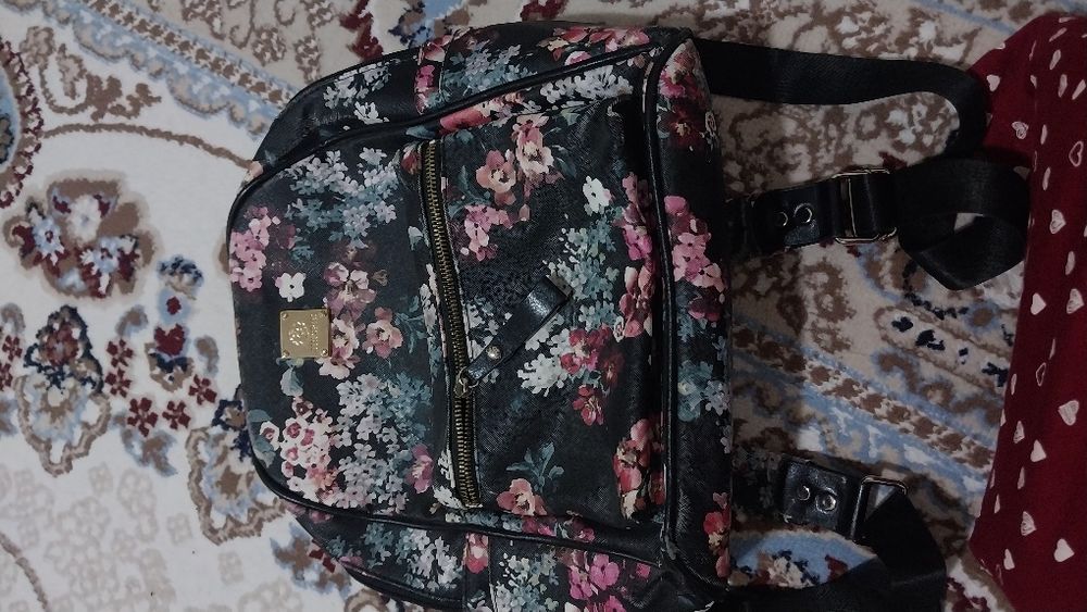 Сумка-рюкзак с цветочным принтом