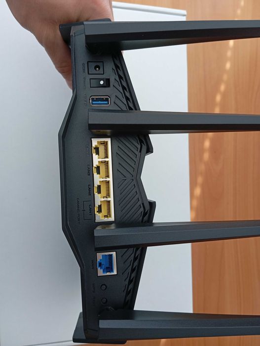 Рутер Asus RT-AX82U