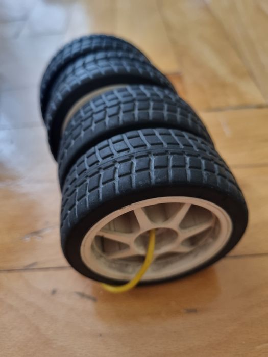 Гуми и джанти за 1. 10 rc onroad  rally  drift  slick