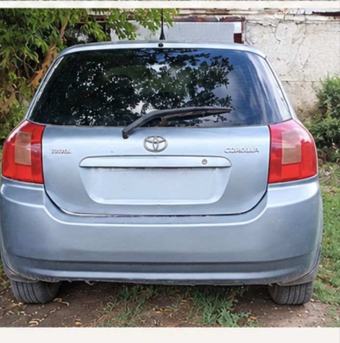 Toyota Corolla, 2002 года выпуска.