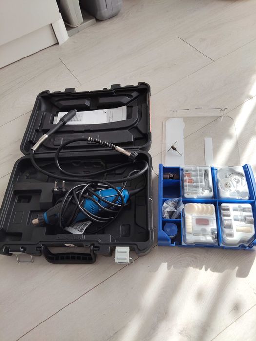 Mașină pentru bricolaj tip Dexter 150 W + accesorii Dremel
