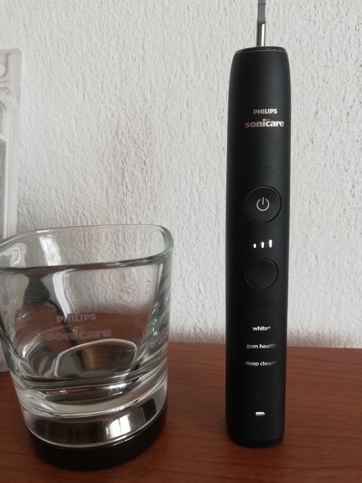 Philips Sonicare HX991 от серията PHILIPS DiamondClean 9000 Smart