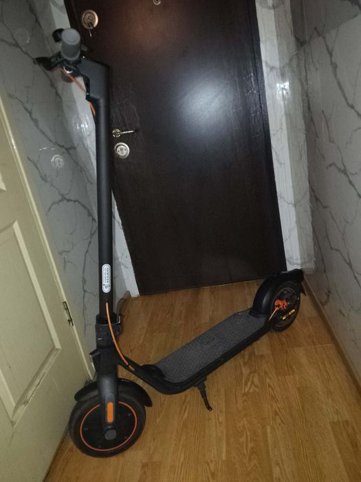 De vanzare teotineta electrica ninebot
