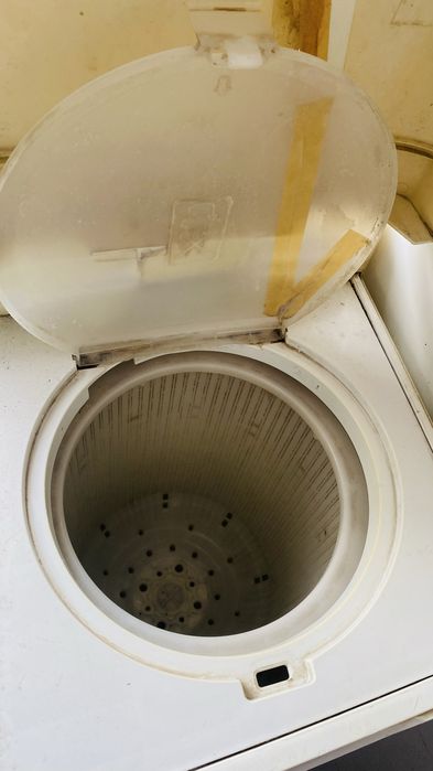 Продам стриальную машину полуавтомат