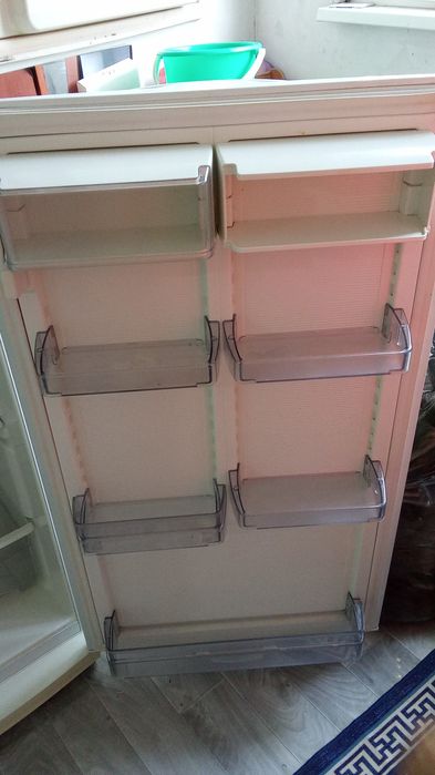 Холодильник б/у продаю