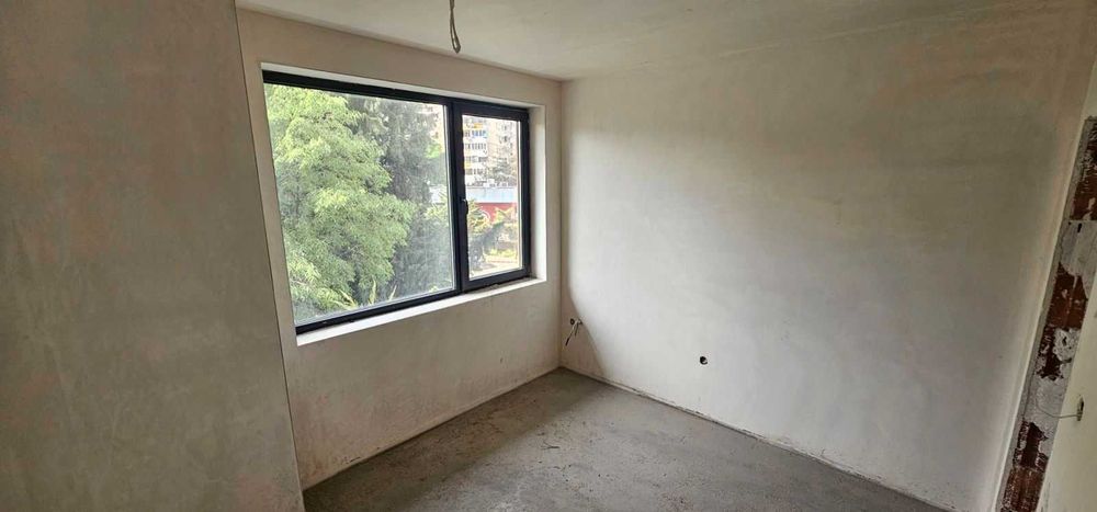 Продава се Тристаен апартамент в Стара Загора, Железник - център - 91 кв.м за 1231 €/кв.м - Снимка #4