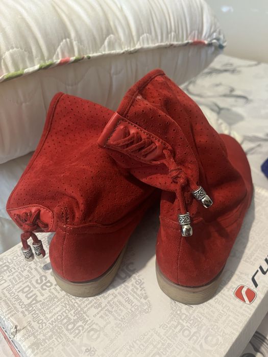 Велурени ботушки,като нови