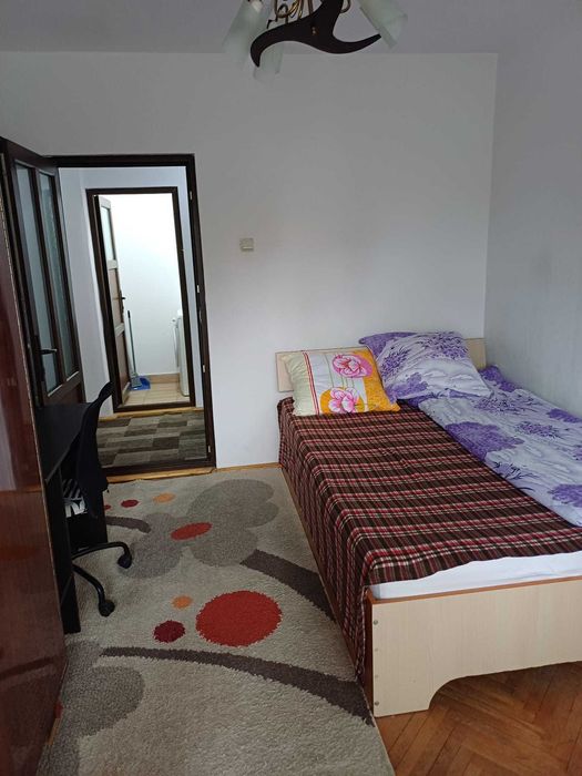 Inchiriez apartament centru Beius