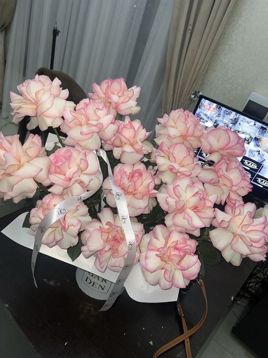 Цветы розы букеты