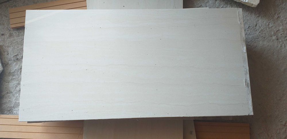 Големи гланцирани  плочи свалени от кухня 15 броя-120лв.