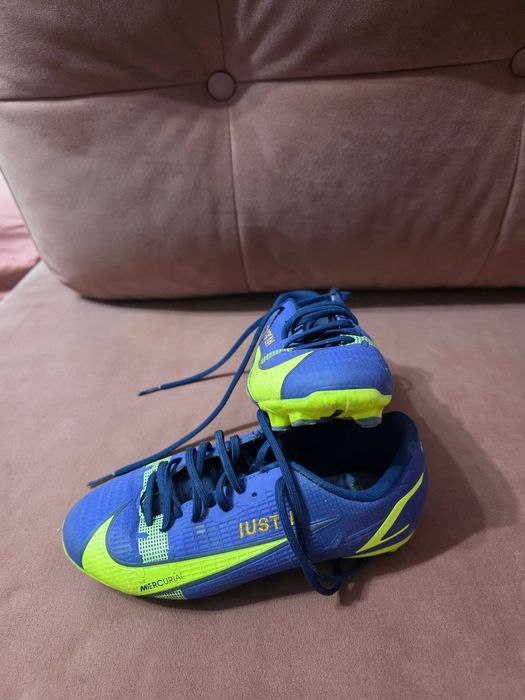 Vand ghete de fotbal NIKE Mercurial