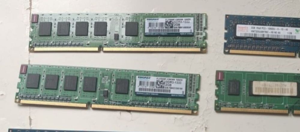 memorii RAM  DDR3 , 2 GB.( 20lei /3 bucăți), transport 4,99 lei!!!