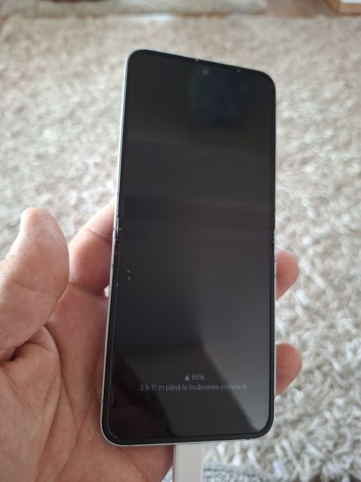 Vand Samsung Flip 6 probleme folie ,12 gb ram ,256 memorie