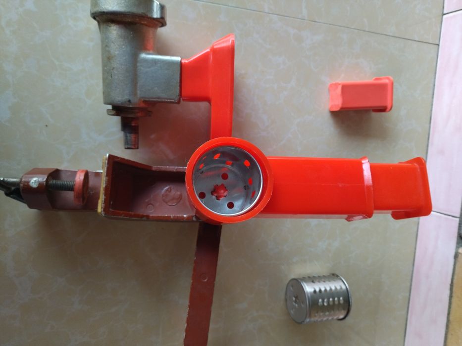 Мясорубка овощирезка соковыжималка