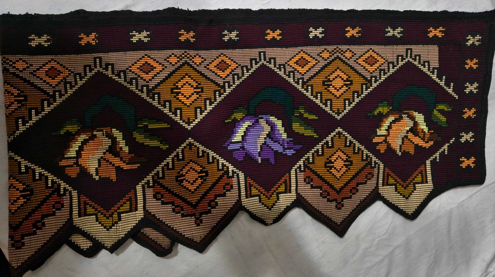 Draperii țesute manual