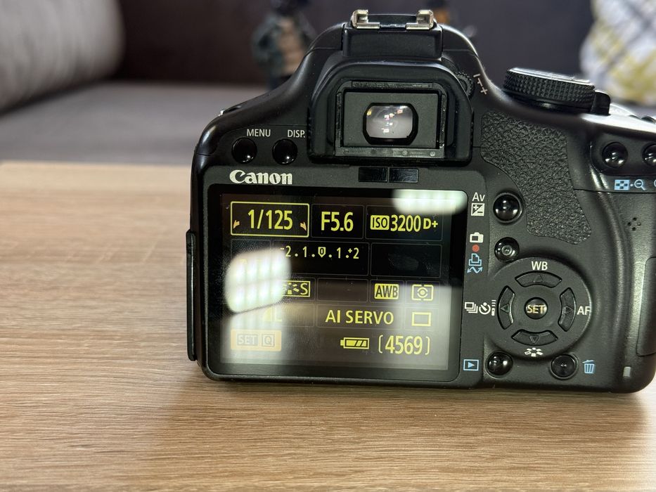 Canon EOS 500D с 2 обектива и аксесоари