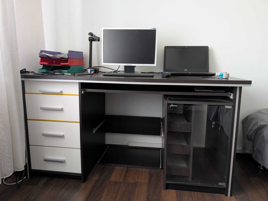 Birou cu sertare 150 x 70 x 78