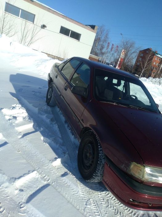 Машина Опель 1993