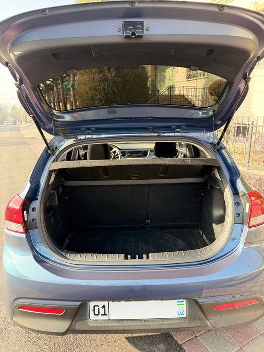 Продается Kia Rio 2018г (78,329 тыс пробег) Цвет Синий Дымчатый