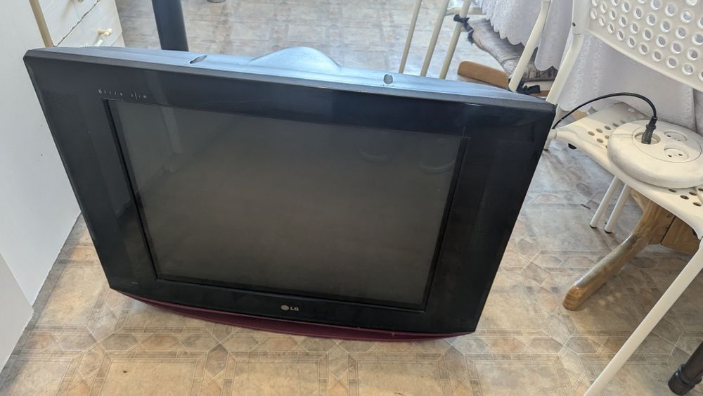Старый телевизор LG