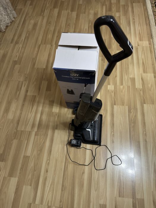 Пылесос с влажной уборкой