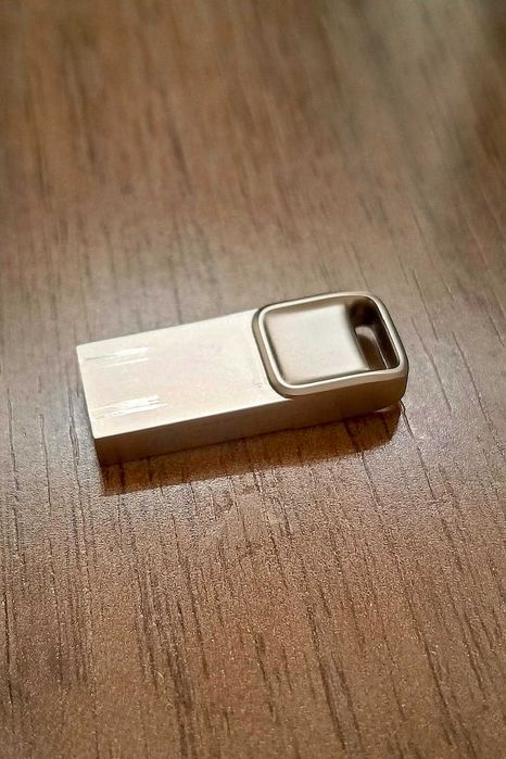 Thinkplus 32gb tezkor fleshka.