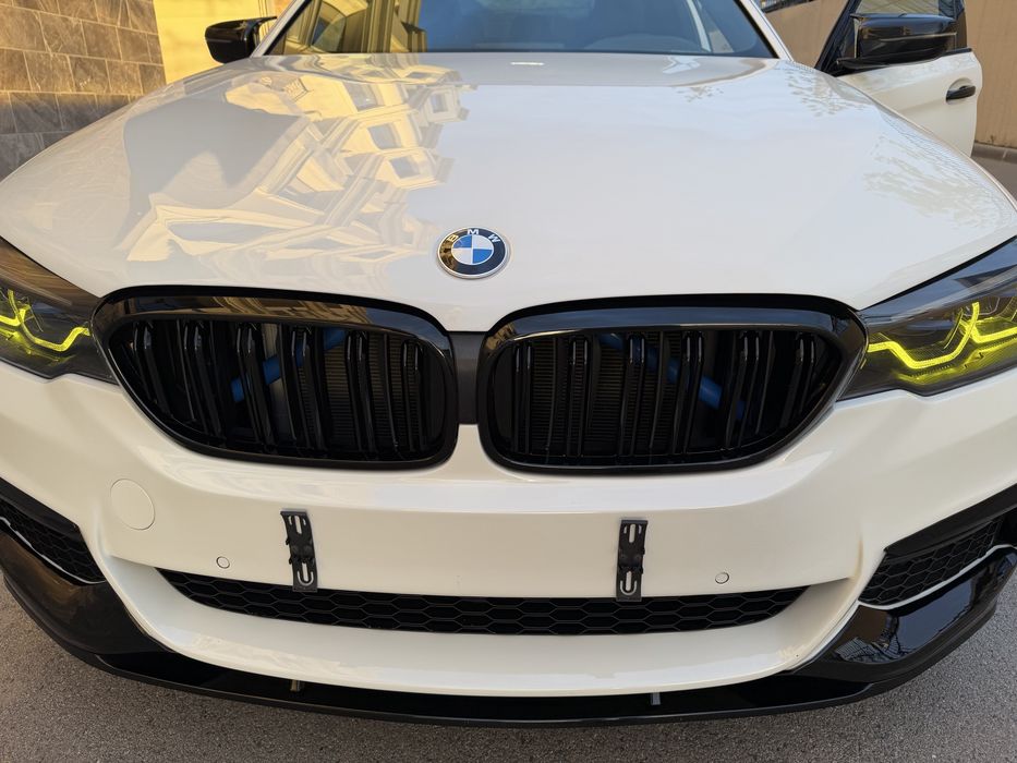 Продам передний бампер bmw 5 g30
