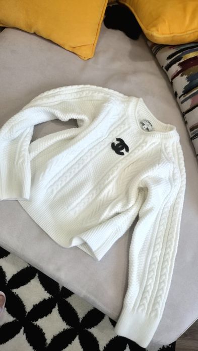 Пуловер размер за момиче xs/s