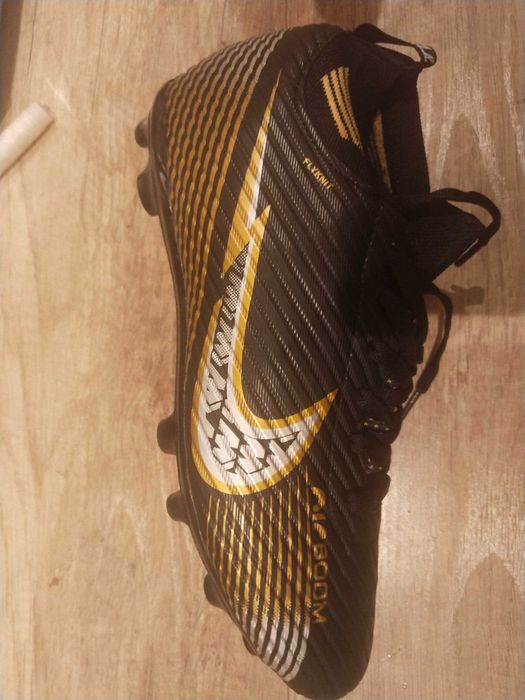 Продается бутси 42 размер