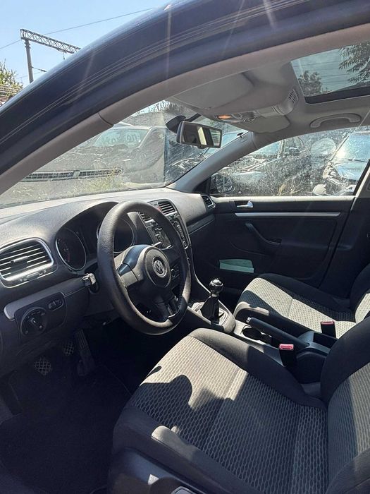 Dezmembrez Volkswagen Golf 6 break an 2009, 1.6 TDI cod motor CAYC