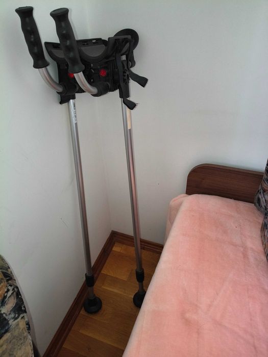 Канадка бастун с опора за предмишница  /цена за един брой/