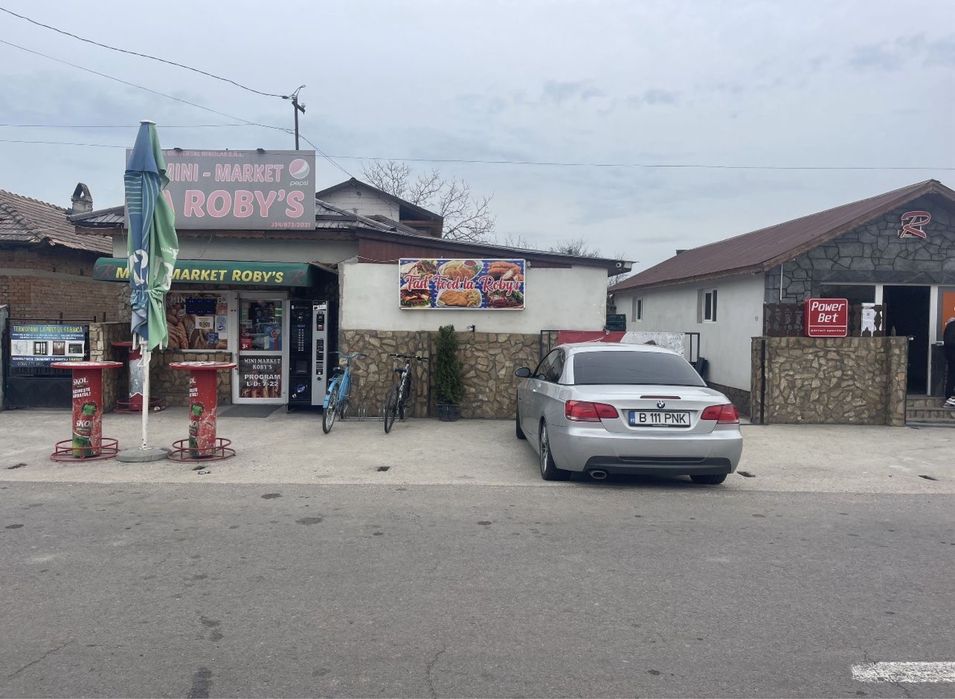 Se vand 3 spatii comerciale , utilate si functionale + casa la rosu + teren