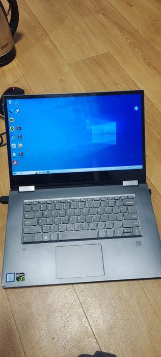 LENOVO yoga720-15IKB