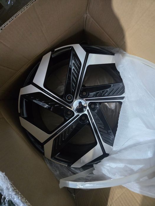 Продам диски Новые R18