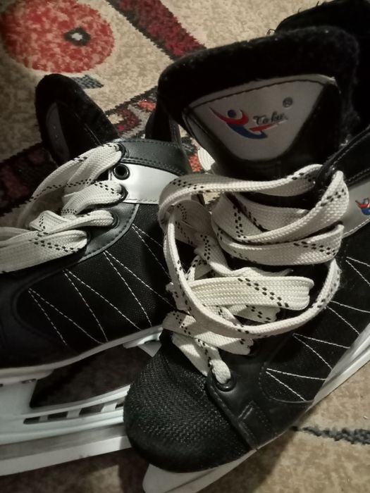Продам детские коньки.