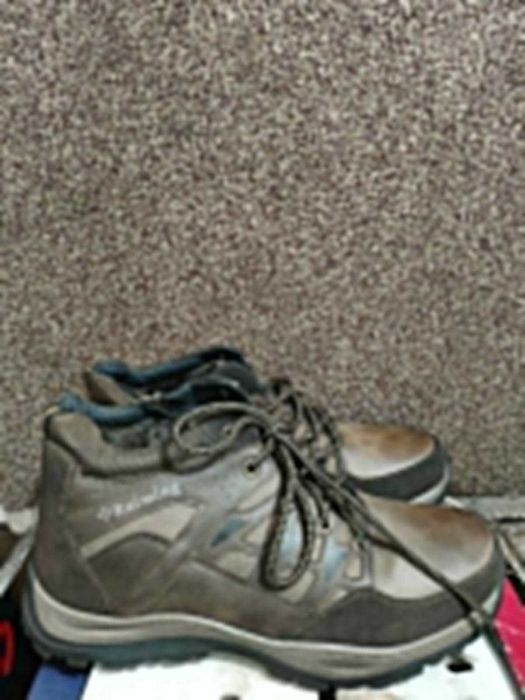 Продам зимнюю новую мужскую обувь