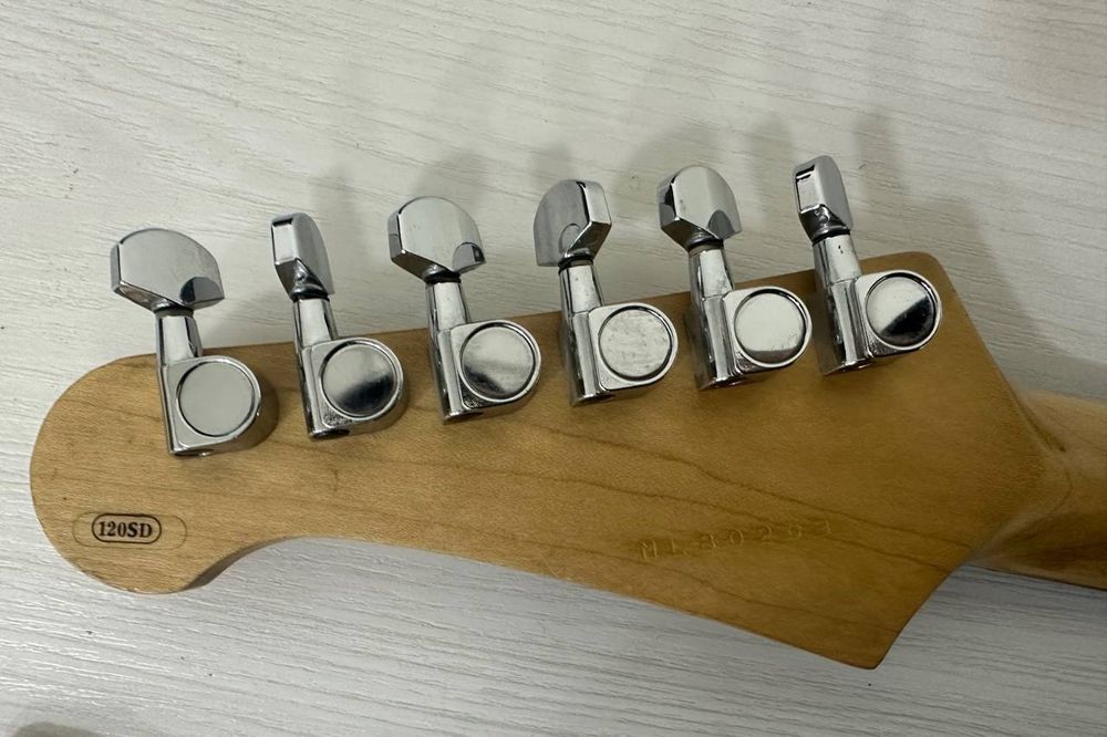 Электрогитара YAMAHA