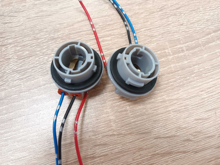 Крушка стоп габарит 12V,крушки за мигачи 12V,букса, фасунга за крушки,букси