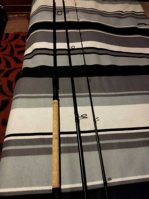 NEVIS CASTMASTER 390 cm-180 gr . NOU .