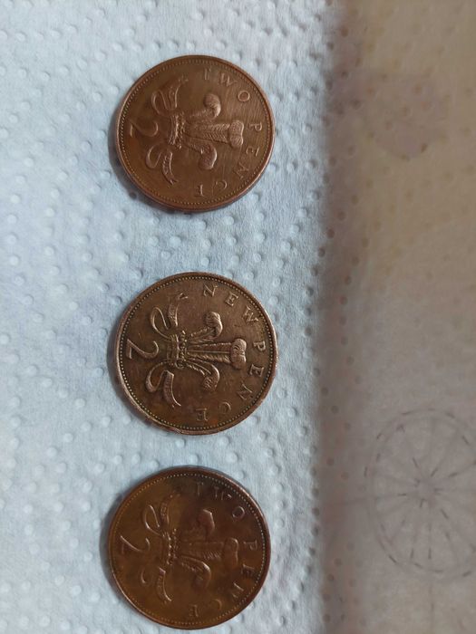 Монети 2 пенса, 3 броя