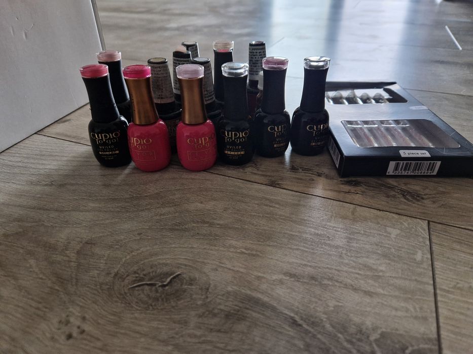 Vând chit  complet manichiura