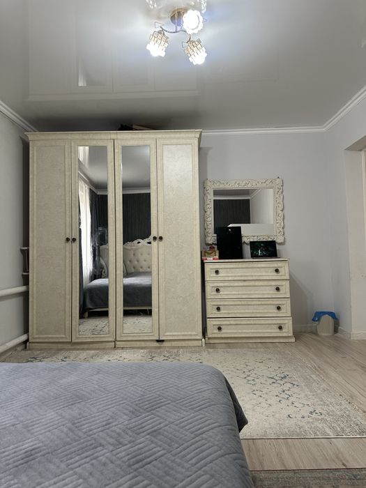 Спальный гарнитур