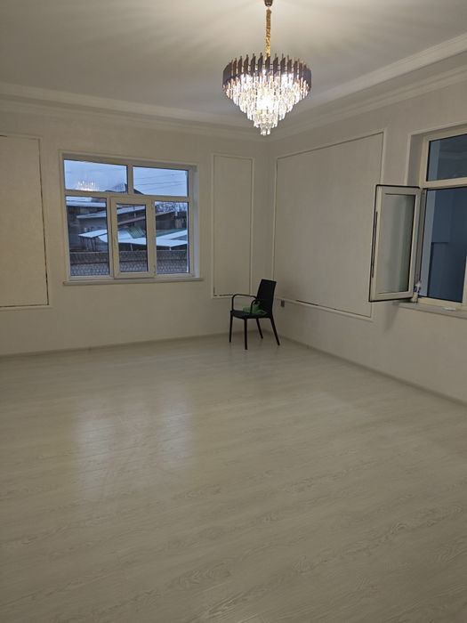 Уч кахрамон . Шуро бозор .3хона+ Ош хона.1.85 сотх