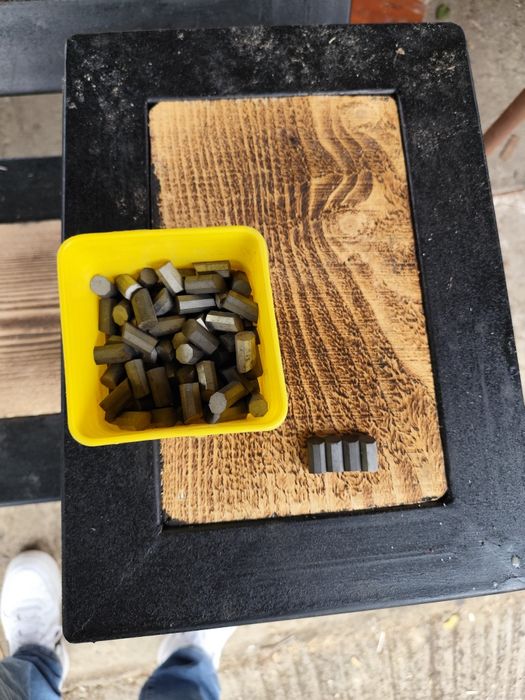 Pastile Vidia și bare alama