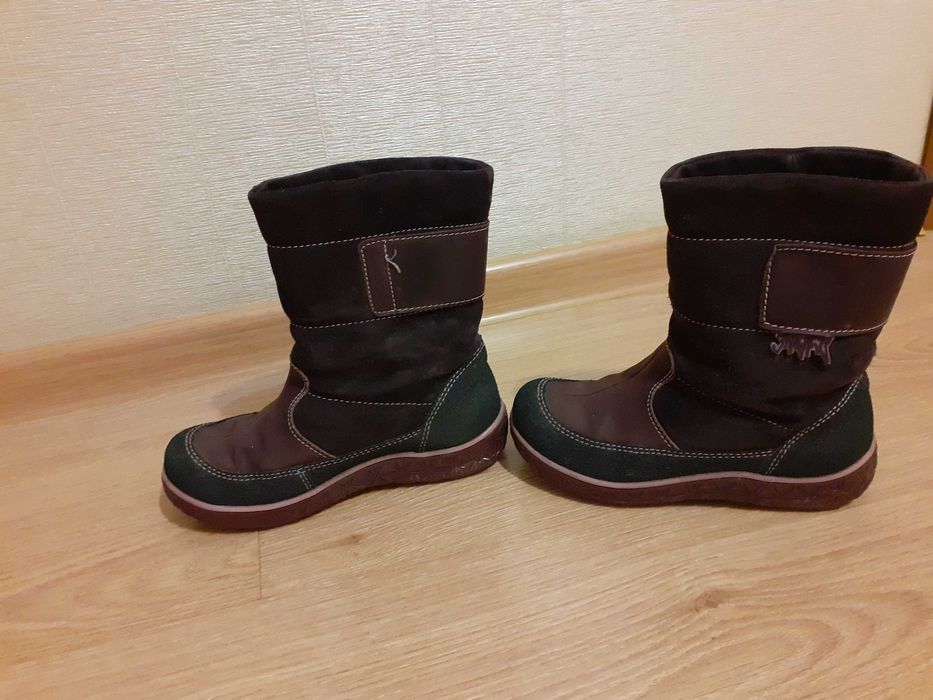 Продам зимние сапожки на девочку