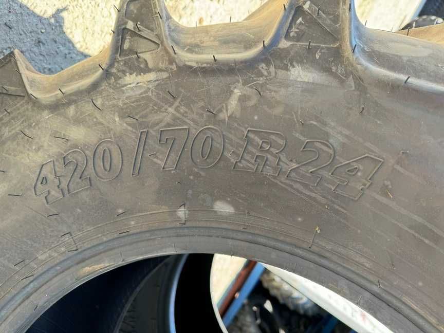 Cauciucuri noi pentru tractor fata 420/70R24 marca BKT